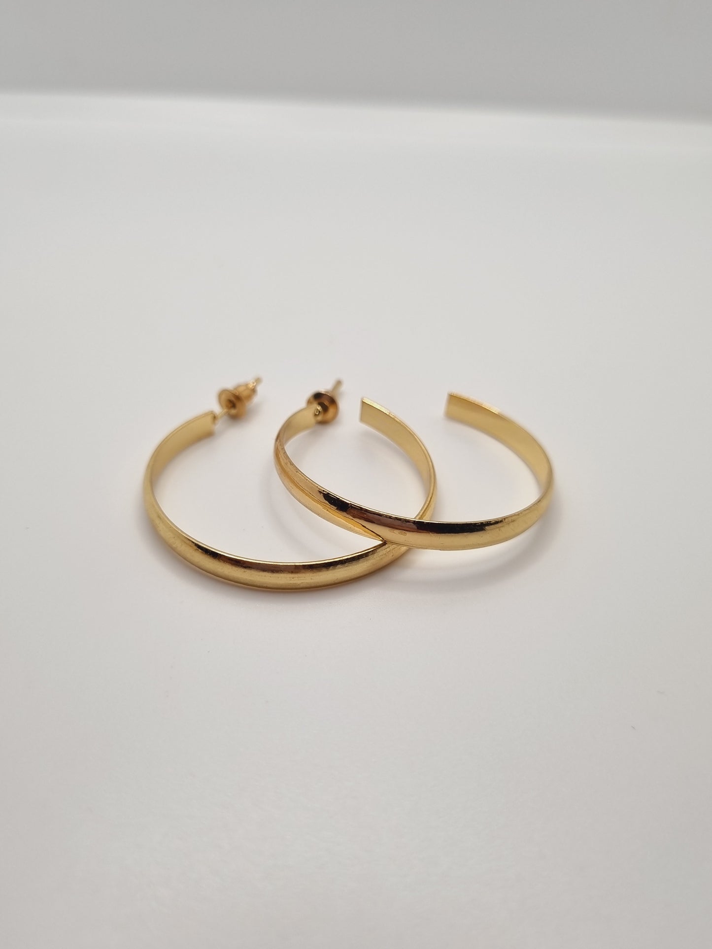 Minimalist Open Hoops