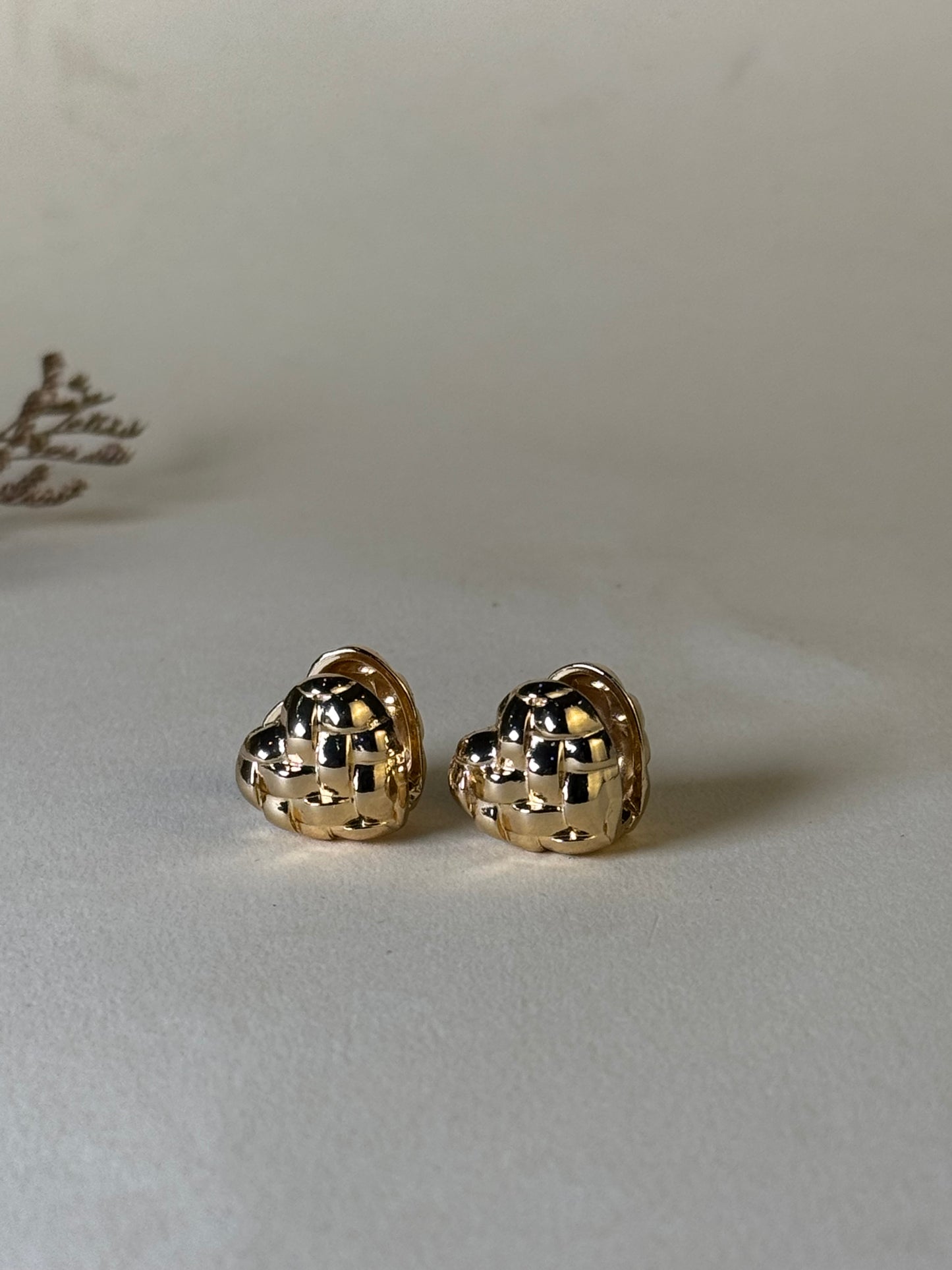 Eve Studs